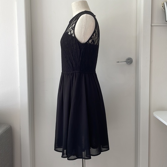 H&M LBD Black Evening Party Dress with floral lace like bodice - EUR 40 - Picture 3 of 13